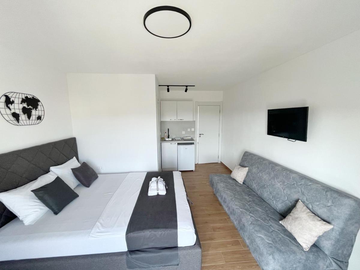Lana Apartmani Bar Eksteriør billede