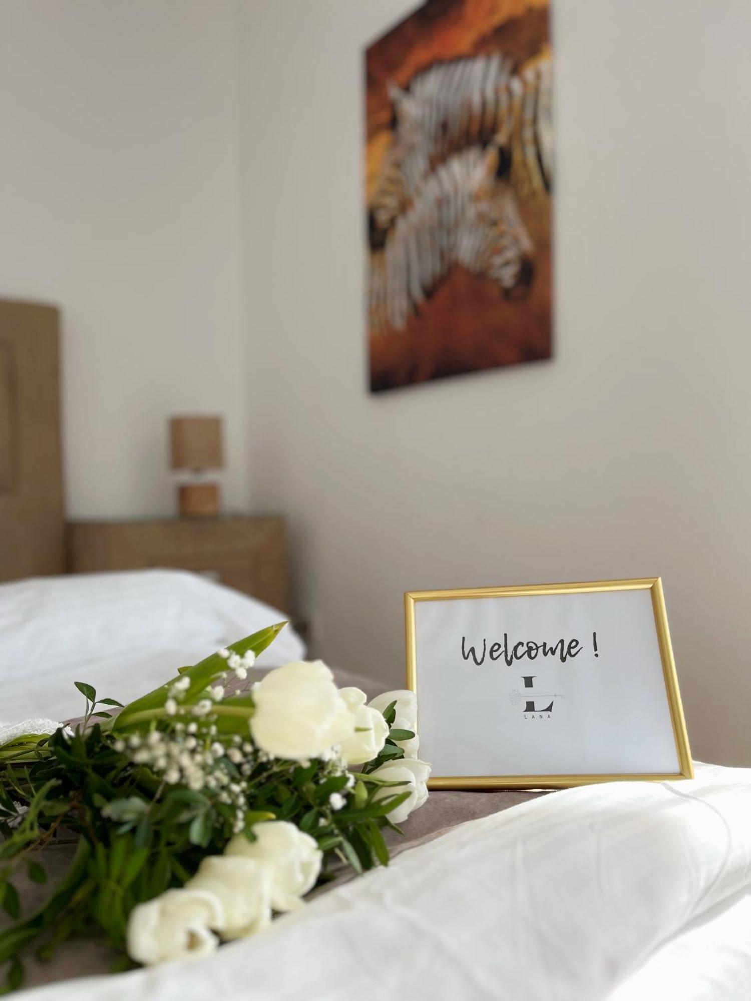 Lana Apartmani Bar Eksteriør billede